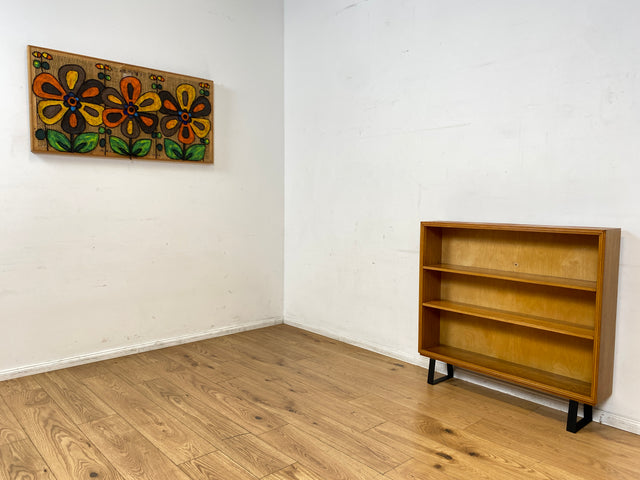 Hochwertiges Mid-Century Regal aus vollem Holz mit verstellbaren Regalböden & neuen Metallfüßen I Holzregal Bücherregal Bücherschrank Küchenregal Regalwand Vintage Retro 60er I