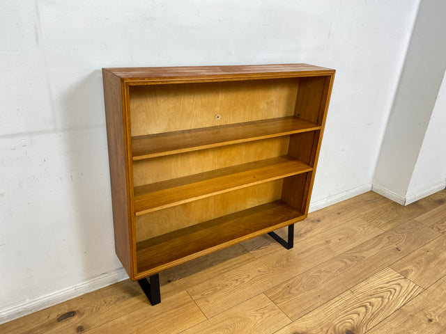 Hochwertiges Mid-Century Regal aus vollem Holz mit verstellbaren Regalböden & neuen Metallfüßen I Holzregal Bücherregal Bücherschrank Küchenregal Regalwand Vintage Retro 60er I