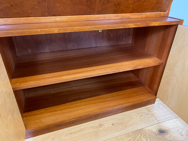 Stilvoller Mid-Century Schreibschrank mit großer Schreibklappe und Regal I Sekretär Schreibkommode Schreibtisch Bücherschrank Bücherregal Highboard Regalwand Vintage 60er I
