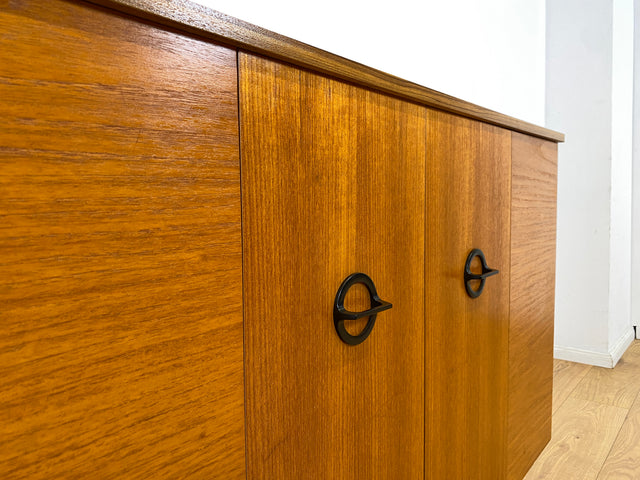 Stilvolle und gut erhaltene Mid-Century Schuhkommode mit hübschen Originalgriffen I Schuhschrank Flurschrank Flurkommode Sideboard Kommode Schuh 60er 70er Vintage Retro I