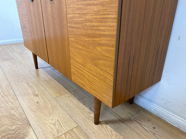 Stilvolle und gut erhaltene Mid-Century Schuhkommode mit hübschen Originalgriffen I Schuhschrank Flurschrank Flurkommode Sideboard Kommode Schuh 60er 70er Vintage Retro I