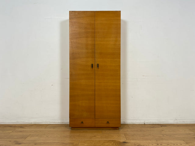 WMK I Sehr schöner und praktischer Mid-Century Schuhschrank mit Schubladen und Messinggriffen