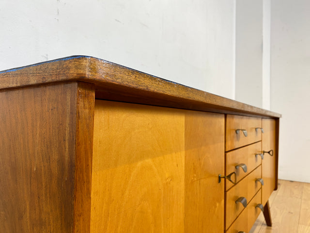 Stilvolles & hochwertiges Mid-Century Sideboard aus vollem Holz mit Schubladen & Messinggriffen I Kommode Lowboard Schrank Anrichte TV-Lowboard Fernsehbank Vintage 50er 60er I