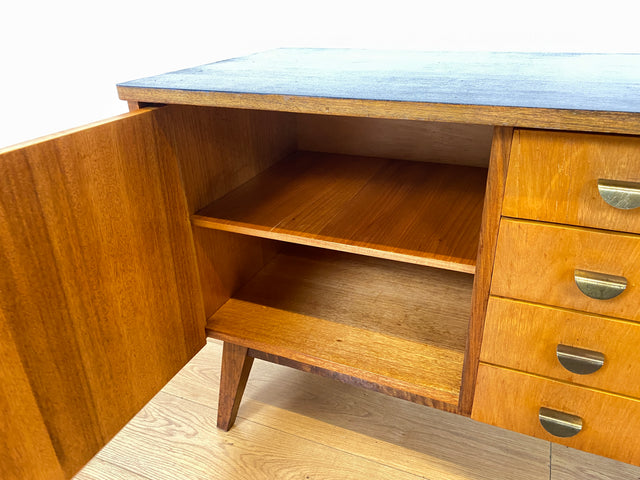 Stilvolles & hochwertiges Mid-Century Sideboard aus vollem Holz mit Schubladen & Messinggriffen I Kommode Lowboard Schrank Anrichte TV-Lowboard Fernsehbank Vintage 50er 60er I
