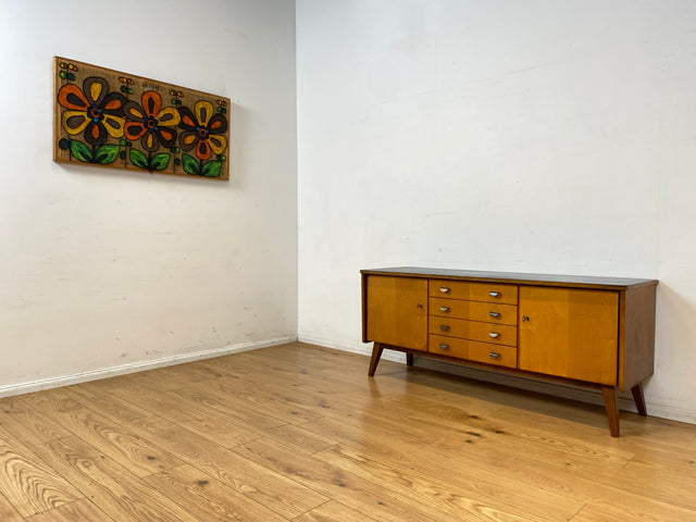 Stilvolles & hochwertiges Mid-Century Sideboard aus vollem Holz mit Schubladen & Messinggriffen I Kommode Lowboard Schrank Anrichte TV-Lowboard Fernsehbank Vintage 50er 60er I