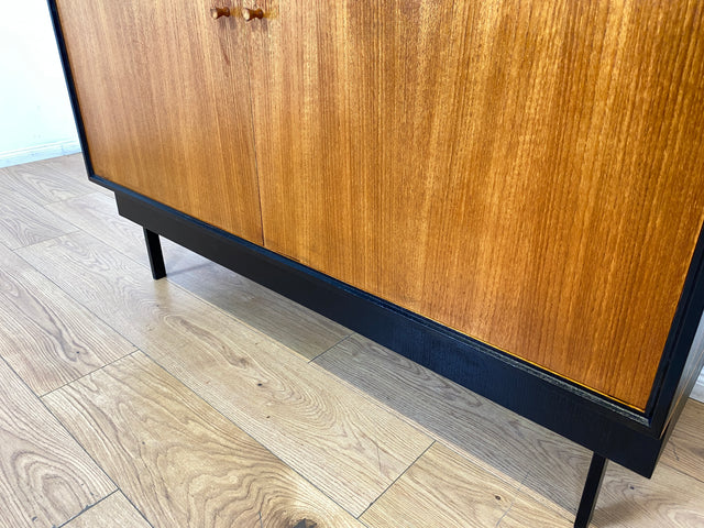 WMK I Rares Mid-Century Sideboard in Teakholz mit Vinyl Regal & Ausziehfächern für Plattenspieler