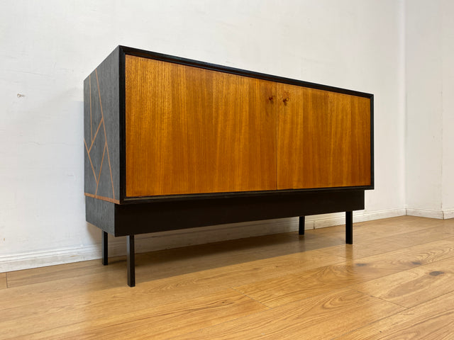 WMK I Rares Mid-Century Sideboard in Teakholz mit Vinyl Regal & Ausziehfächern für Plattenspieler