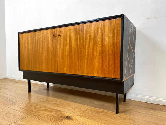 WMK I Rares Mid-Century Sideboard in Teakholz mit Vinyl Regal & Ausziehfächern für Plattenspieler