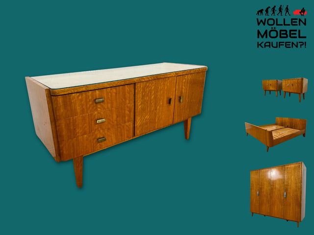 Formschönes und gut erhaltenes Mid-Century Sideboard mit großem Fach und Schubladen