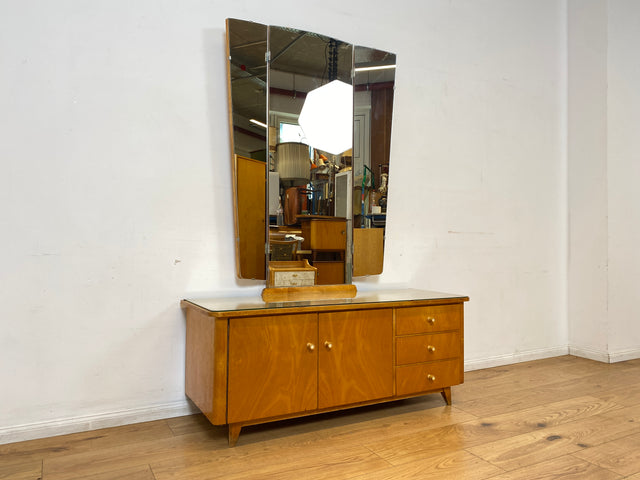 WMK I Stilvolle Mid-Century Spiegelkommode mit Klappbarem Spiegel & Schubladen