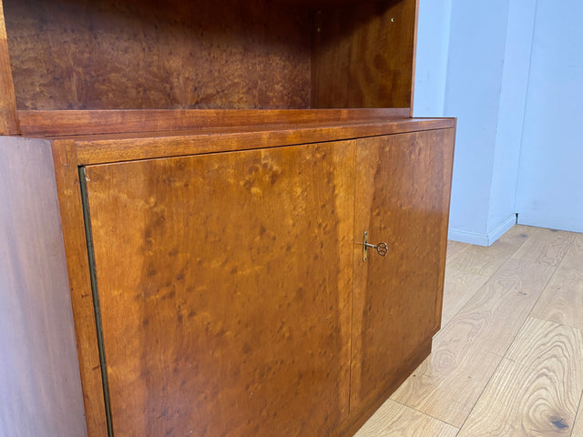WMK I Stilvolle hohe Mid-Century Vitrine mit verstellbaren Regalböden I Schrank Bücherschrank Büchervitrine Glasvitrine Bücherregal Kommode Sideboard Regalwand Vintage 60er I Berlin Stuttgart Leipzig