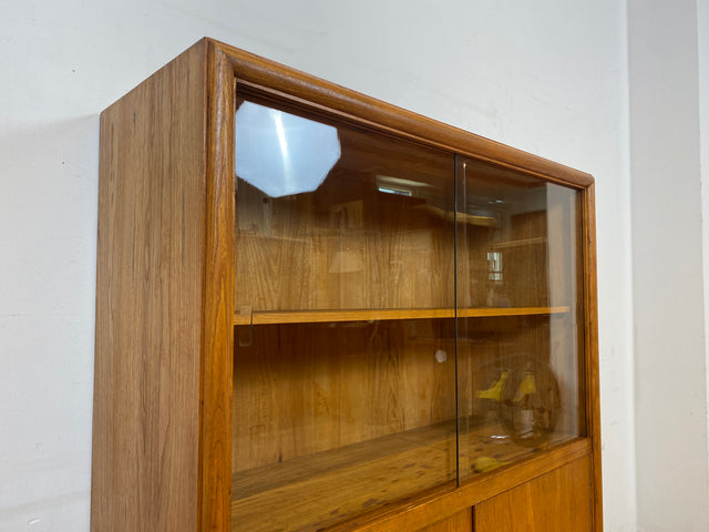 Stilvolle Mid-Century Vitrine aus vollem Holz in Eiche mit Schubladen I Glasvitrine Bücherschrank Büchervitrine Highboard Schrank Geschirrschrank Vintage 50er 60er I