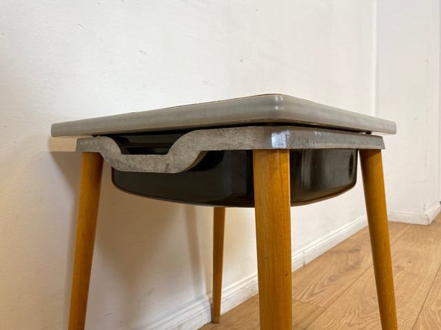 WMK I Praktischer Mid-Century Waschhocker mit klappbarem Sitz & herausnehmbarer Emaille Schüssel