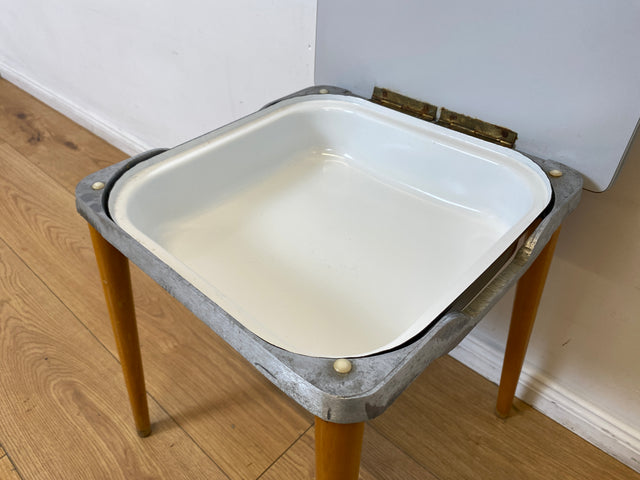 WMK I Praktischer Mid-Century Waschhocker mit klappbarem Sitz & herausnehmbarer Emaille Schüssel