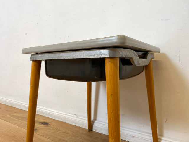 WMK I Praktischer Mid-Century Waschhocker mit klappbarem Sitz & herausnehmbarer Emaille Schüssel