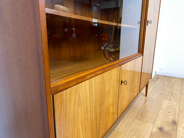 Schöner und gut erhaltener Mid-Century Wohnzimmerschrank mit Vitrine I Schrank Highboard Sideboard Anrichte Geschirrschrank Bücherschrank Büchervitrine Vintage 60er I