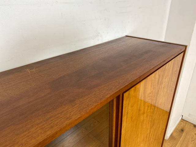 Schöner und gut erhaltener Mid-Century Wohnzimmerschrank mit Vitrine I Schrank Highboard Sideboard Anrichte Geschirrschrank Bücherschrank Büchervitrine Vintage 60er I