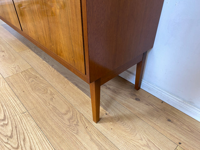 Schöner und gut erhaltener Mid-Century Wohnzimmerschrank mit Vitrine I Schrank Highboard Sideboard Anrichte Geschirrschrank Bücherschrank Büchervitrine Vintage 60er I