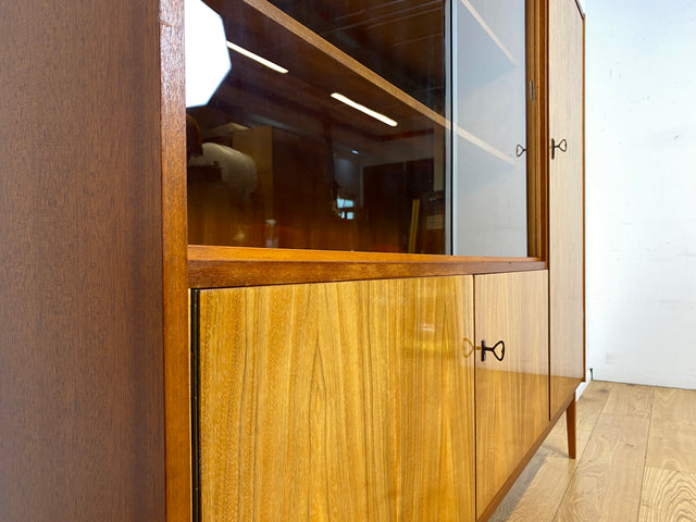 Schöner und gut erhaltener Mid-Century Wohnzimmerschrank mit Vitrine I Schrank Highboard Sideboard Anrichte Geschirrschrank Bücherschrank Büchervitrine Vintage 60er I