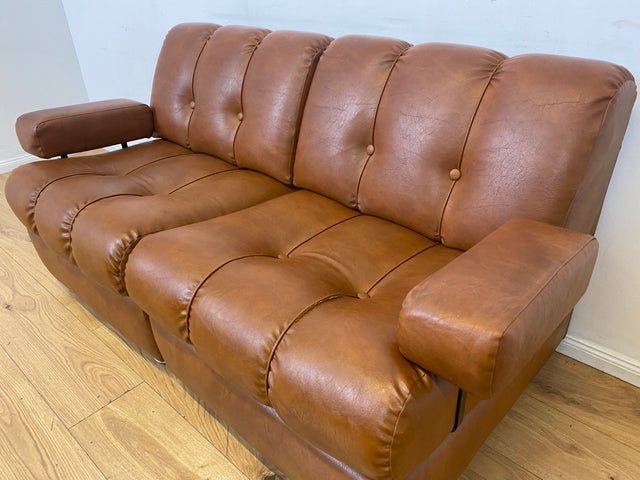 Formschönes und sehr gemütliches modulares 2er Sofa mit gestepptem Kunstleder Bezug I Couch Ledersofa Ledercouch 2-Sitzer Sessel Ledersessel Leder Vintage Retro 70er I