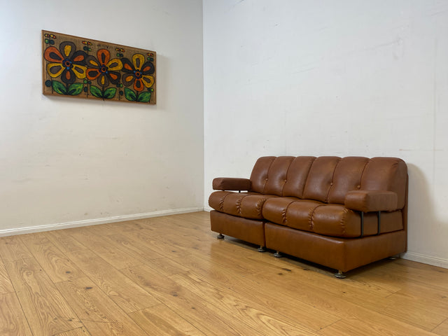 Formschönes und sehr gemütliches modulares 2er Sofa mit gestepptem Kunstleder Bezug I Couch Ledersofa Ledercouch 2-Sitzer Sessel Ledersessel Leder Vintage Retro 70er I