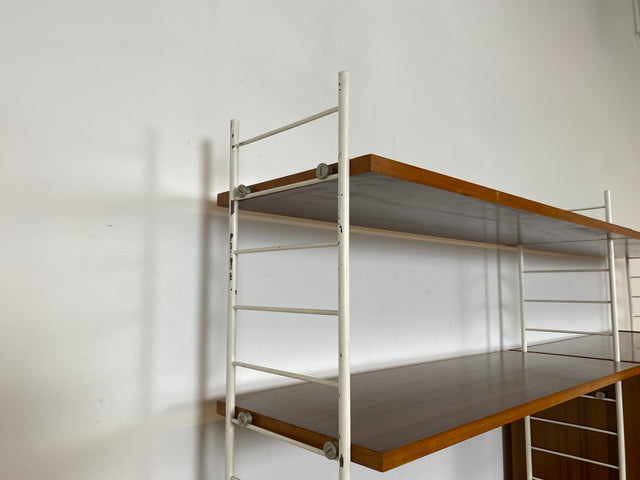 Kultiges modulares DDR Stringregal mit Schreibtisch & Schubladenkommode I String Regal Regalwand Bücherschrank Sekretär Highboard Bücherregal Leitermöbel Sybille Babette Vintage Retro 70er I
