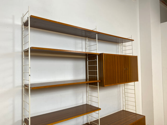 Kultiges modulares DDR Stringregal mit Schreibtisch & Schubladenkommode I String Regal Regalwand Bücherschrank Sekretär Highboard Bücherregal Leitermöbel Sybille Babette Vintage Retro 70er I