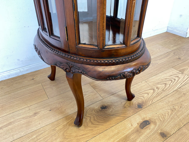 Edle ovale französische Vintage Vitrine im Stile des Barock mit abnehmbarem Serviertablett, handverziert I Beistelltisch Kommode Servierwagen Ablage Nachttisch Rokoko I