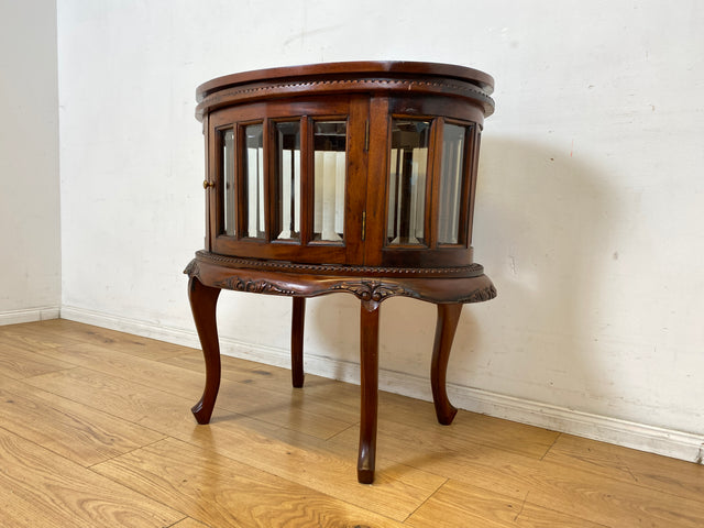 Edle ovale französische Vintage Vitrine im Stile des Barock mit abnehmbarem Serviertablett, handverziert I Beistelltisch Kommode Servierwagen Ablage Nachttisch Rokoko I