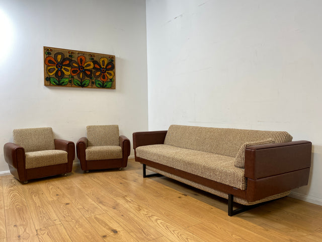 Besonderes 2-fach ausklappbares Retro Sofa mit beigem Wollbezug und Kunstleder Verkleidung I Couch Schlafcouch Schlafsofa Klappsofa Sitzgarnitur Mid-Century 60er 70er I