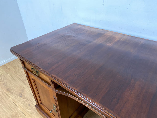 Sehr schöner antiker Schreibtisch aus vollem Holz in Eiche mit Schubladen und Messinggriffen, um 1910 I Arbeitstisch Bürotisch Sekretär Desk Vintage Gründerzeit I