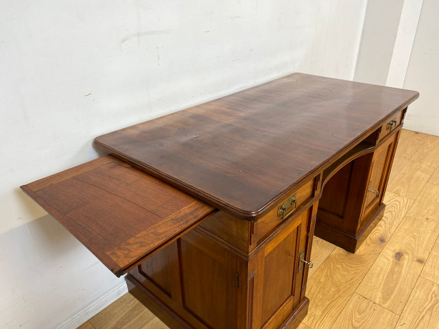 Sehr schöner antiker Schreibtisch aus vollem Holz in Eiche mit Schubladen und Messinggriffen, um 1910 I Arbeitstisch Bürotisch Sekretär Desk Vintage Gründerzeit I