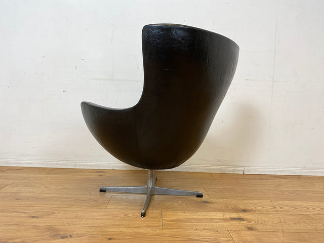 Formschöner skandinavischer Space Age Drehsessel mit Kunstleder Bezug bau ähnlich mit Eggchair I Sessel Ledersessel Armchair Designersessel Ei Lesesessel Vintage 70er I