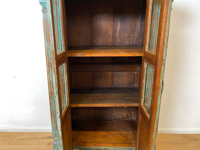 WMK I Einzigartiger Schrank aus antiker handverzierter Tür und charaktervollem massivem Altholz I Vitrine Wäscheschrank Flurschrank Highboard Cabinet Shabby Chic Vintage Boho I Berlin NRW Hamburg