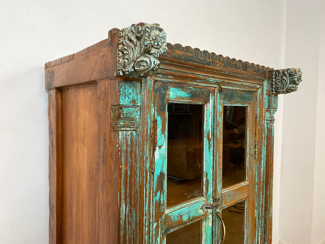 WMK I Einzigartiger Schrank aus antiker handverzierter Tür und charaktervollem massivem Altholz I Vitrine Wäscheschrank Flurschrank Highboard Cabinet Shabby Chic Vintage Boho I Berlin NRW Hamburg