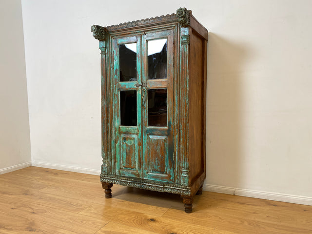 WMK I Einzigartiger Schrank aus antiker handverzierter Tür und charaktervollem massivem Altholz I Vitrine Wäscheschrank Flurschrank Highboard Cabinet Shabby Chic Vintage Boho I Berlin NRW Hamburg