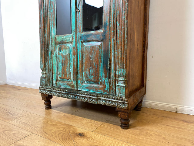 WMK I Einzigartiger Schrank aus antiker handverzierter Tür und charaktervollem massivem Altholz I Vitrine Wäscheschrank Flurschrank Highboard Cabinet Shabby Chic Vintage Boho I Berlin NRW Hamburg