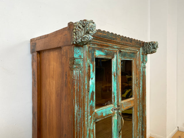WMK I Einzigartiger Schrank aus antiker handverzierter Tür und charaktervollem massivem Altholz I Vitrine Wäscheschrank Flurschrank Highboard Cabinet Shabby Chic Vintage Boho I Berlin NRW Hamburg