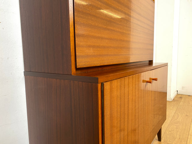 WMK I Eleganter und sehr gut erhaltener Schreibschrank aus 1970