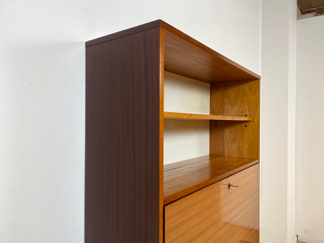 WMK I Eleganter und sehr gut erhaltener Schreibschrank aus 1970