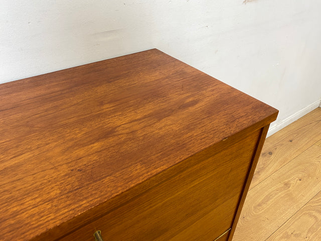 WMK I Hochwertige skandinavische Mid-Century Barkommode aus massivem Teakholz mit beidseitigen Türen