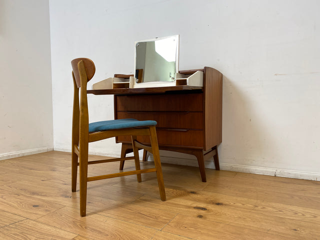 Das Highlight I Rare skandinavische Mid-Century Schminkkommode in Teakholz mit Schubladen & Spiegel I Kommode Sideboard Schminktisch Wäschekommode Frisierkommode Danish Design Vintage I