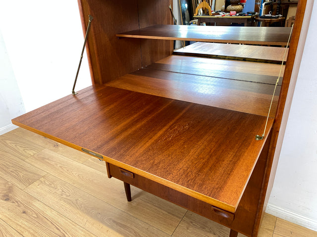 WMK I Eleganter skandinavischer Mid-Century Barschrank in Teakholz mit verspiegeltem Bar Fach I Barkommode Highboard Schrank Sekretär Kommode Schminkschrank Danish Design Vintage I