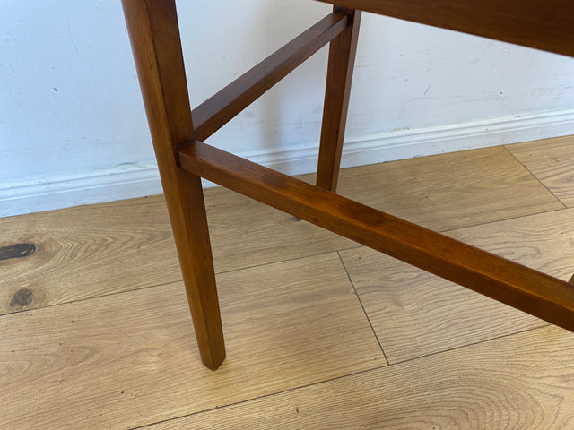 WMK I Edler und gut erhaltener kleiner skandinavischer Mid-Century Beistelltisch in Teakholz I Tisch Ablage Couchtisch Blumentisch Nachttisch Danish Design Vintage 60er Teak I