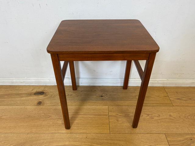 WMK I Edler und gut erhaltener kleiner skandinavischer Mid-Century Beistelltisch in Teakholz I Tisch Ablage Couchtisch Blumentisch Nachttisch Danish Design Vintage 60er Teak I