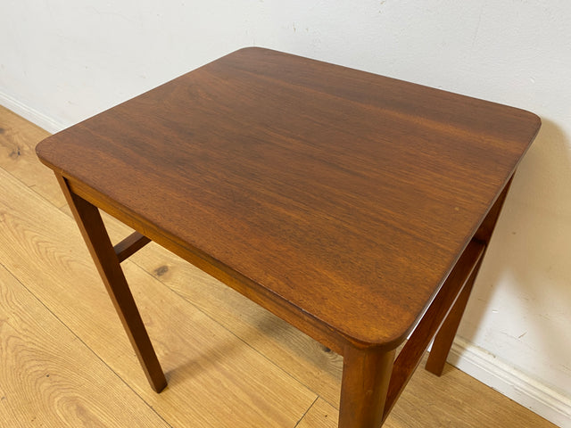 WMK I Edler und gut erhaltener kleiner skandinavischer Mid-Century Beistelltisch in Teakholz I Tisch Ablage Couchtisch Blumentisch Nachttisch Danish Design Vintage 60er Teak I
