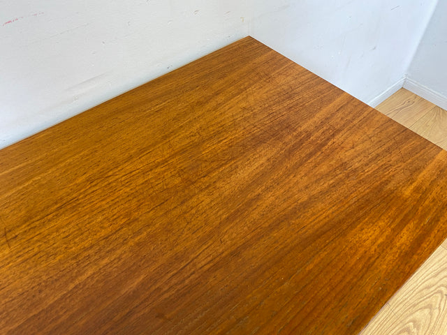 WMK I Stilvoller skandinavischer Mid-Century Designer Schreibtisch von Domino Møbler in Teakholz