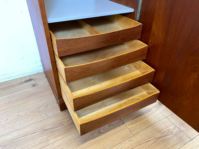 Hochwertiger skandinavischer Mid-Century Kleiderschrank mit Schubladen I Vollholz in Teak I Schrank Wäscheschrank Garderobe Flurschrank Teakholz Danisch Design Vintage I