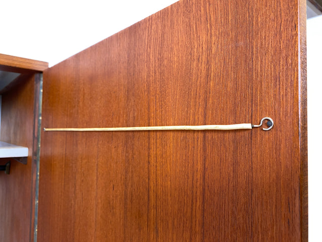 Hochwertiger skandinavischer Mid-Century Kleiderschrank mit Schubladen I Vollholz in Teak I Schrank Wäscheschrank Garderobe Flurschrank Teakholz Danisch Design Vintage I