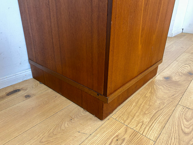 Hochwertiger skandinavischer Mid-Century Kleiderschrank mit Schubladen I Vollholz in Teak I Schrank Wäscheschrank Garderobe Flurschrank Teakholz Danisch Design Vintage I